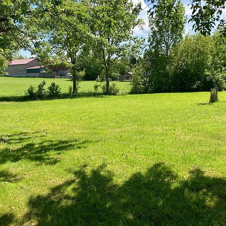 Ruhige Ferienwohnung Inklusive Garten Souterrain - Neu Renoviert Lachen Екстериор снимка