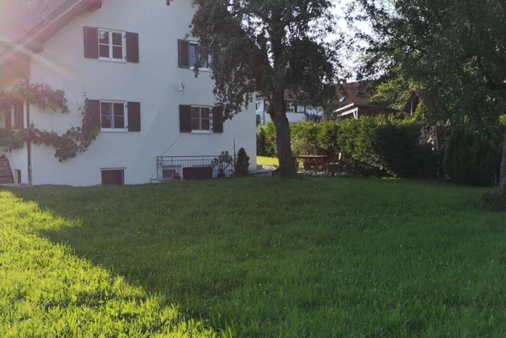 Ruhige Ferienwohnung Inklusive Garten Souterrain - Neu Renoviert Lachen Екстериор снимка