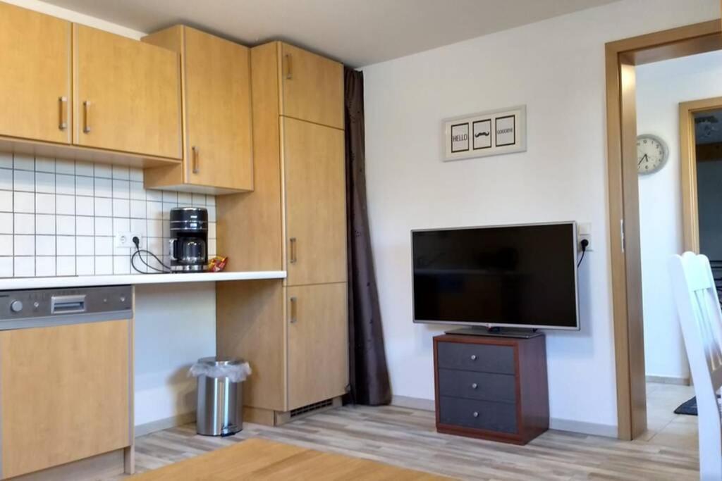 Ruhige Ferienwohnung Inklusive Garten Souterrain - Neu Renoviert Lachen Екстериор снимка