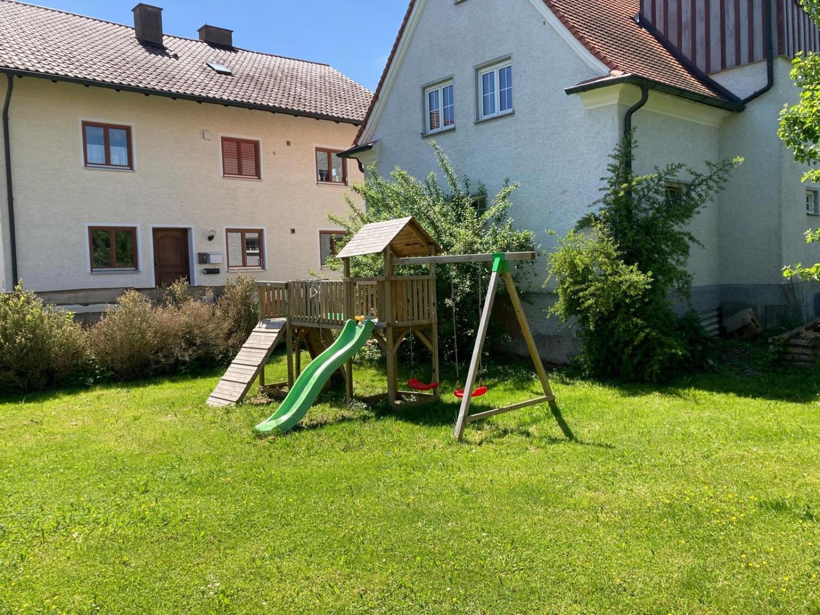 Ruhige Ferienwohnung Inklusive Garten Souterrain - Neu Renoviert Lachen Екстериор снимка